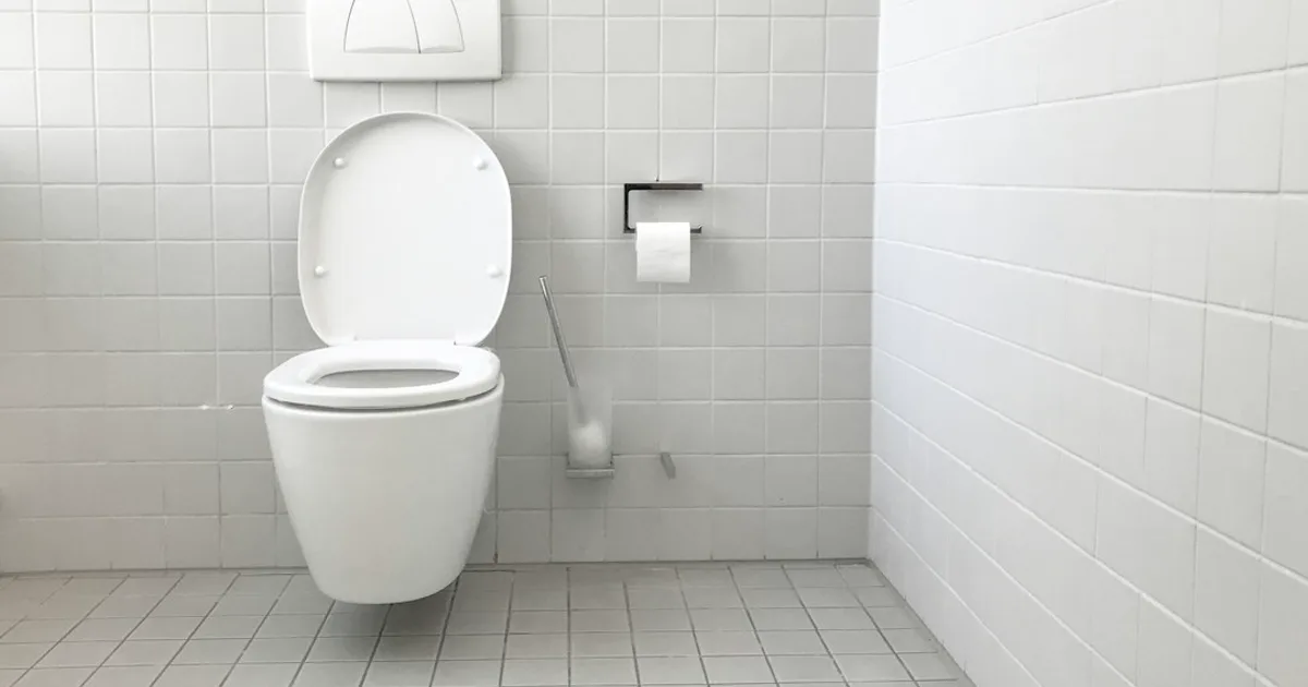 Commercial Restroom Cleaning Standards: Frequency and Checklist