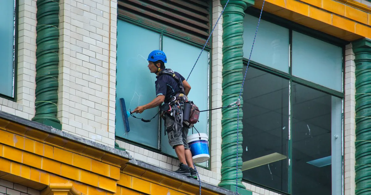 Why Commercial Cleaning Quotes Vary So Much: 9 Cost Drivers